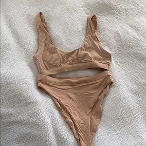 Dippin’ Daisy’s bikini set